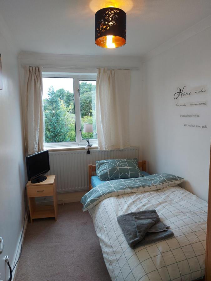 Spacious And Serene Stay Near Milton Keynes Centre Willen Экстерьер фото