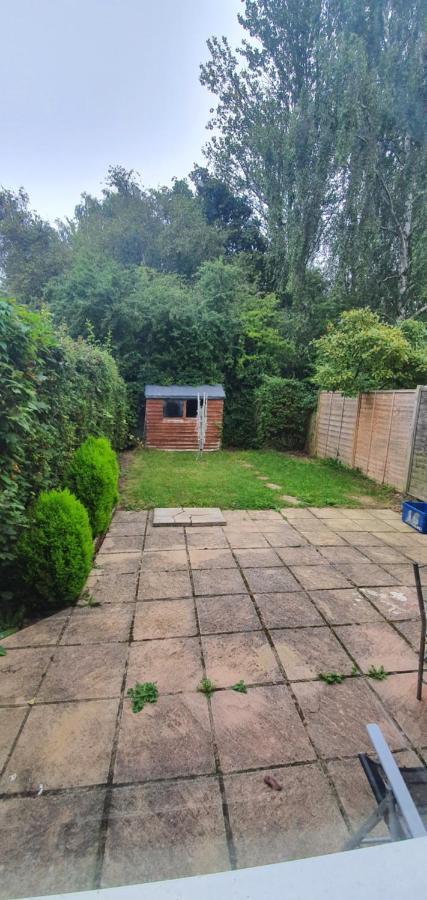 Spacious And Serene Stay Near Milton Keynes Centre Willen Экстерьер фото