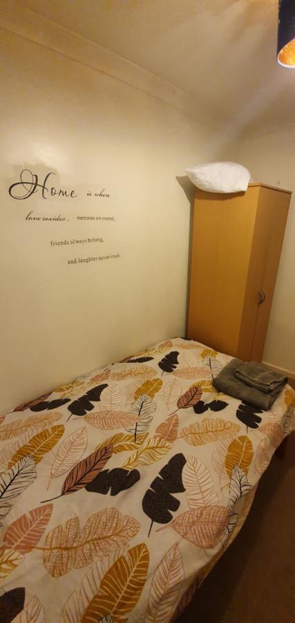 Spacious And Serene Stay Near Milton Keynes Centre Willen Экстерьер фото