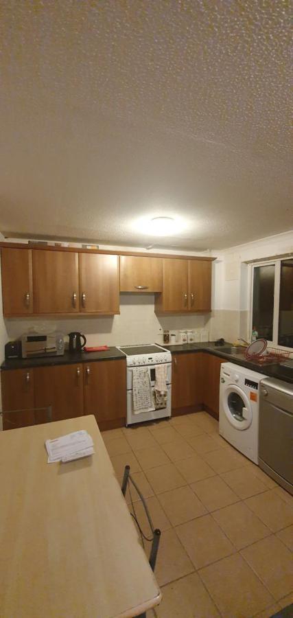 Spacious And Serene Stay Near Milton Keynes Centre Willen Экстерьер фото