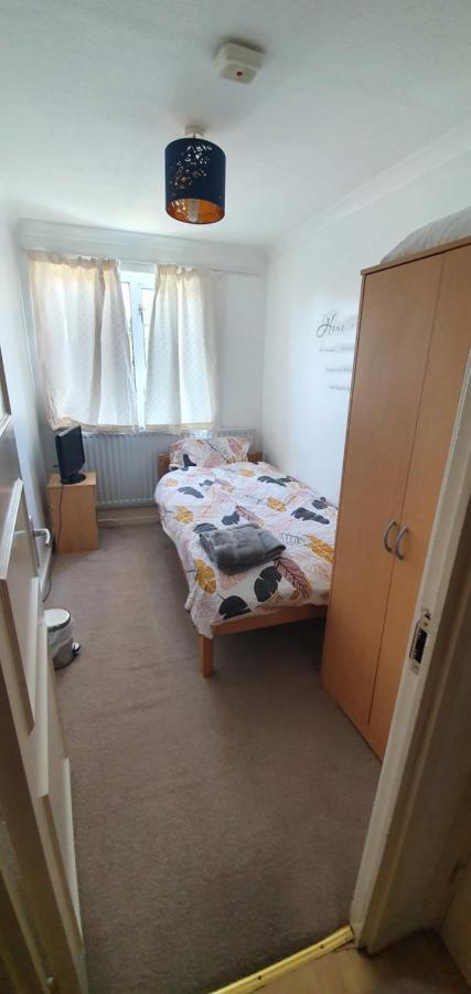 Spacious And Serene Stay Near Milton Keynes Centre Willen Экстерьер фото