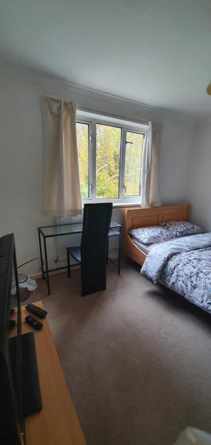 Spacious And Serene Stay Near Milton Keynes Centre Willen Экстерьер фото