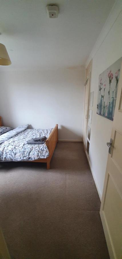 Spacious And Serene Stay Near Milton Keynes Centre Willen Экстерьер фото