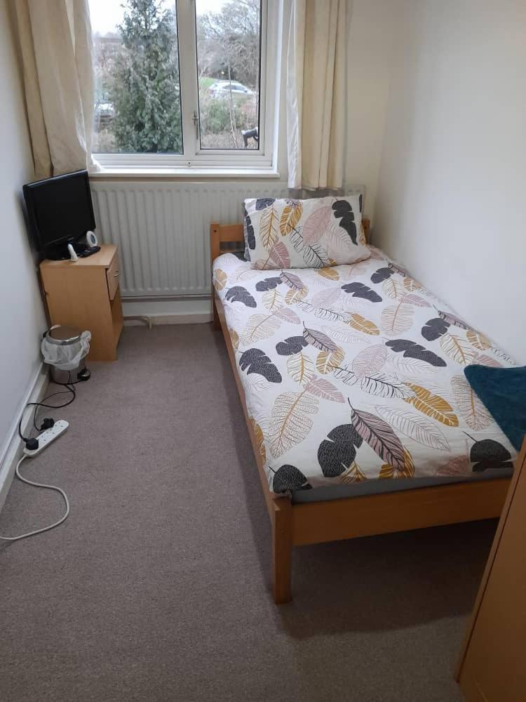 Spacious And Serene Stay Near Milton Keynes Centre Willen Номер фото