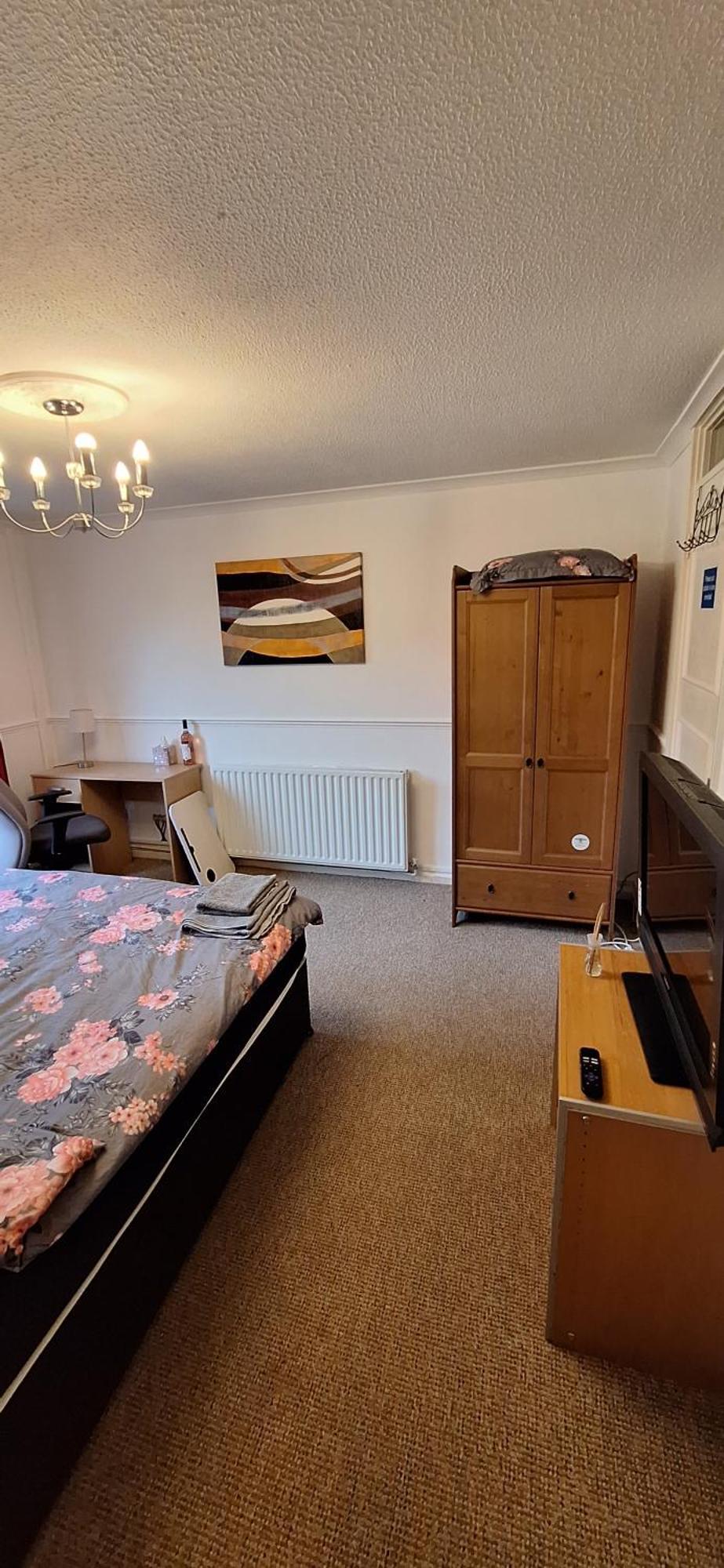Spacious And Serene Stay Near Milton Keynes Centre Willen Номер фото