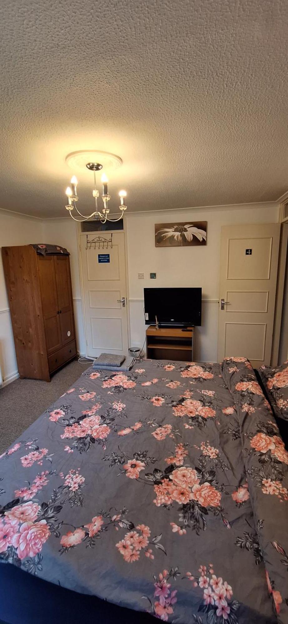 Spacious And Serene Stay Near Milton Keynes Centre Willen Номер фото